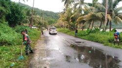 Babinsa Posramil Warsa Gelar Karya Bakti di Kampung Amoy