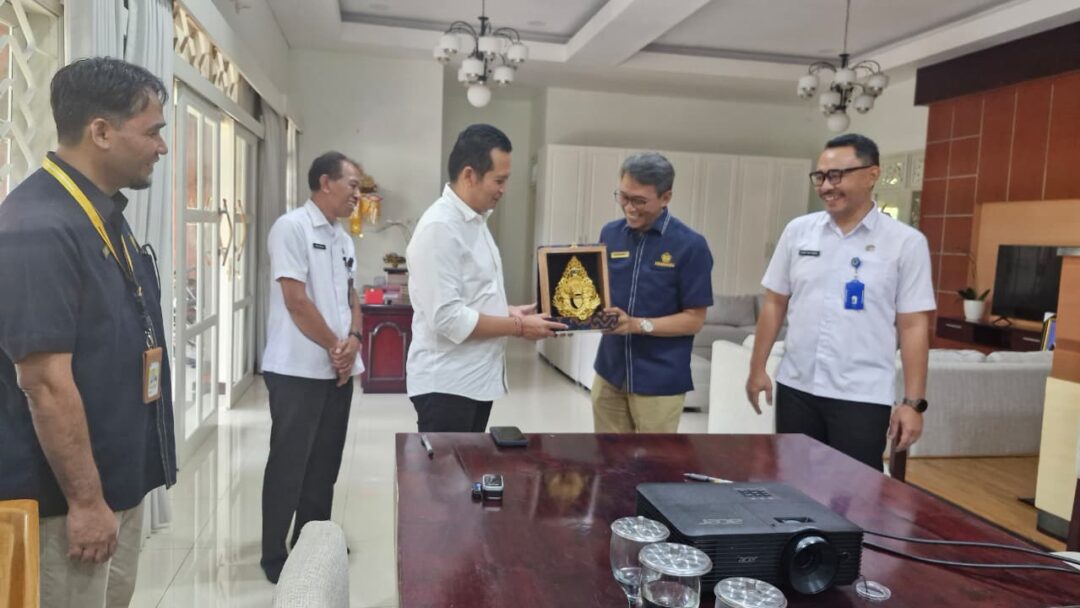 Optimalkan Penerimaan Pajak, Kanwil DJP Bali Dan Pemkab Jembrana Bentuk Tim Bersama