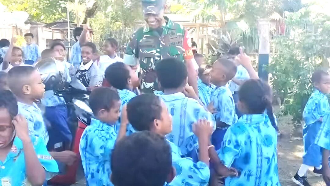 Senyum Anak Negeri Bersama TNI