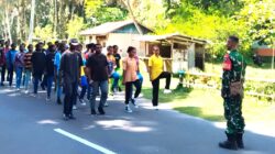 Babinsa Bentuk Disiplin Siswa Lewat Latihan PBB