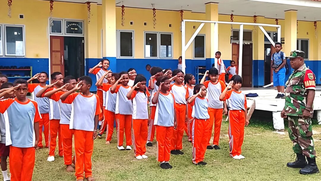 Babinsa Latih Disiplin Anak Sekolah