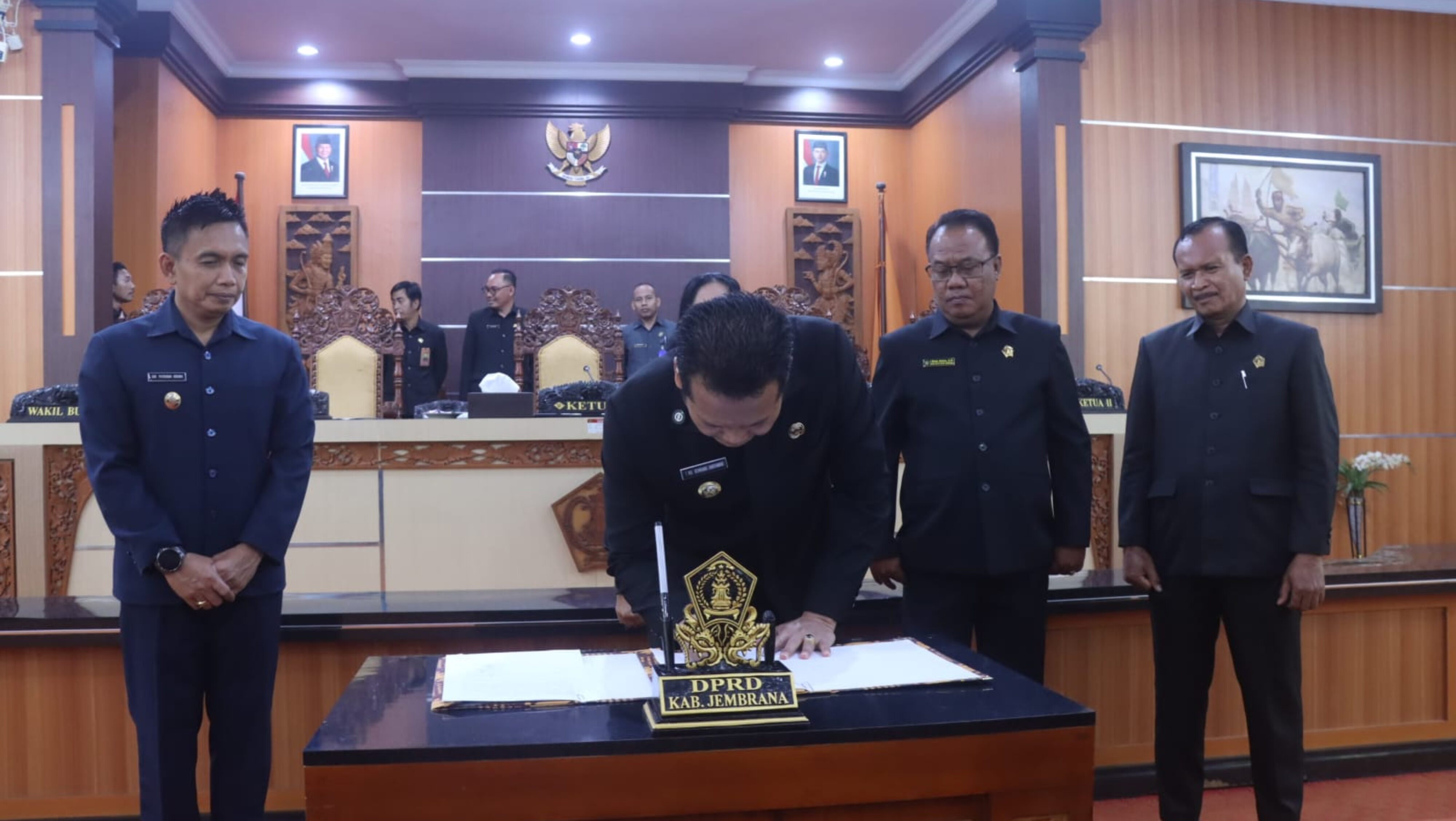 Rapat Paripurna IV DPRD Jembrana Sahkan Ranperda Pertanggungjawaban APBD 2025 Menjadi Peraturan Daerah