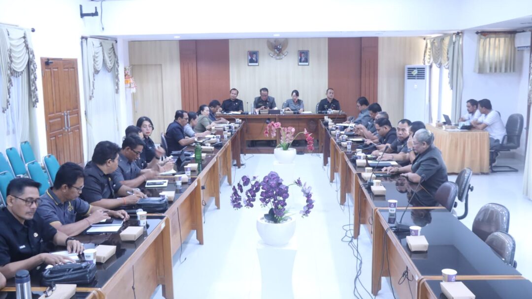 Rapat Paripurna DPRD Jembrana Bahas Laporan Badan Anggaran Atas Ranperda Pertanggungjawaban APBD 2025