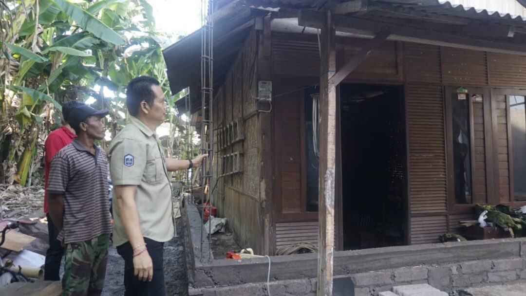 Bupati Kembang Bantu Tuntaskan Impian Rumah Layak Bapak Ali