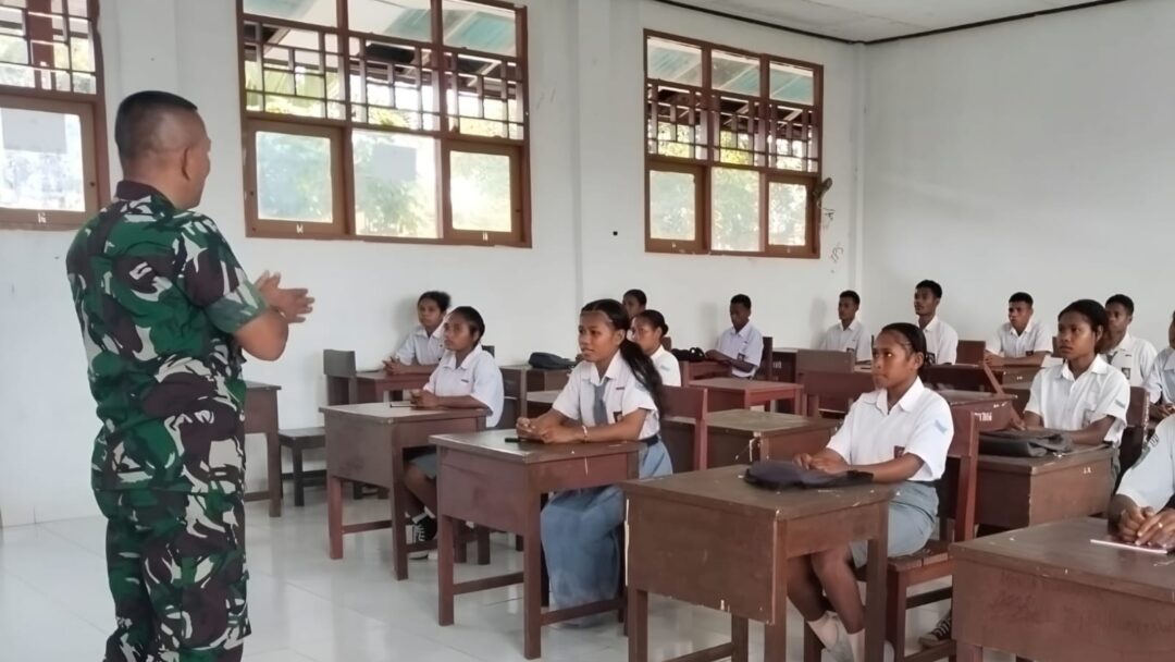 Danposramil Tanamkan Wasbang dan Seleksi Paskibra di SMAN 1 Biak Timur