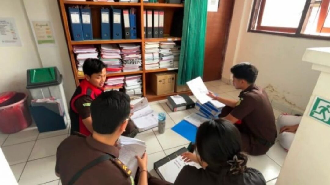 Kejari Geledah Kantor Dinkes Tabanan Terkait Dugaan Korupsi BBM-Makan Minum