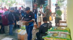 Babinsa Bantu Jaga Ketertiban Operasi Pasar Murah di Numfor Timur