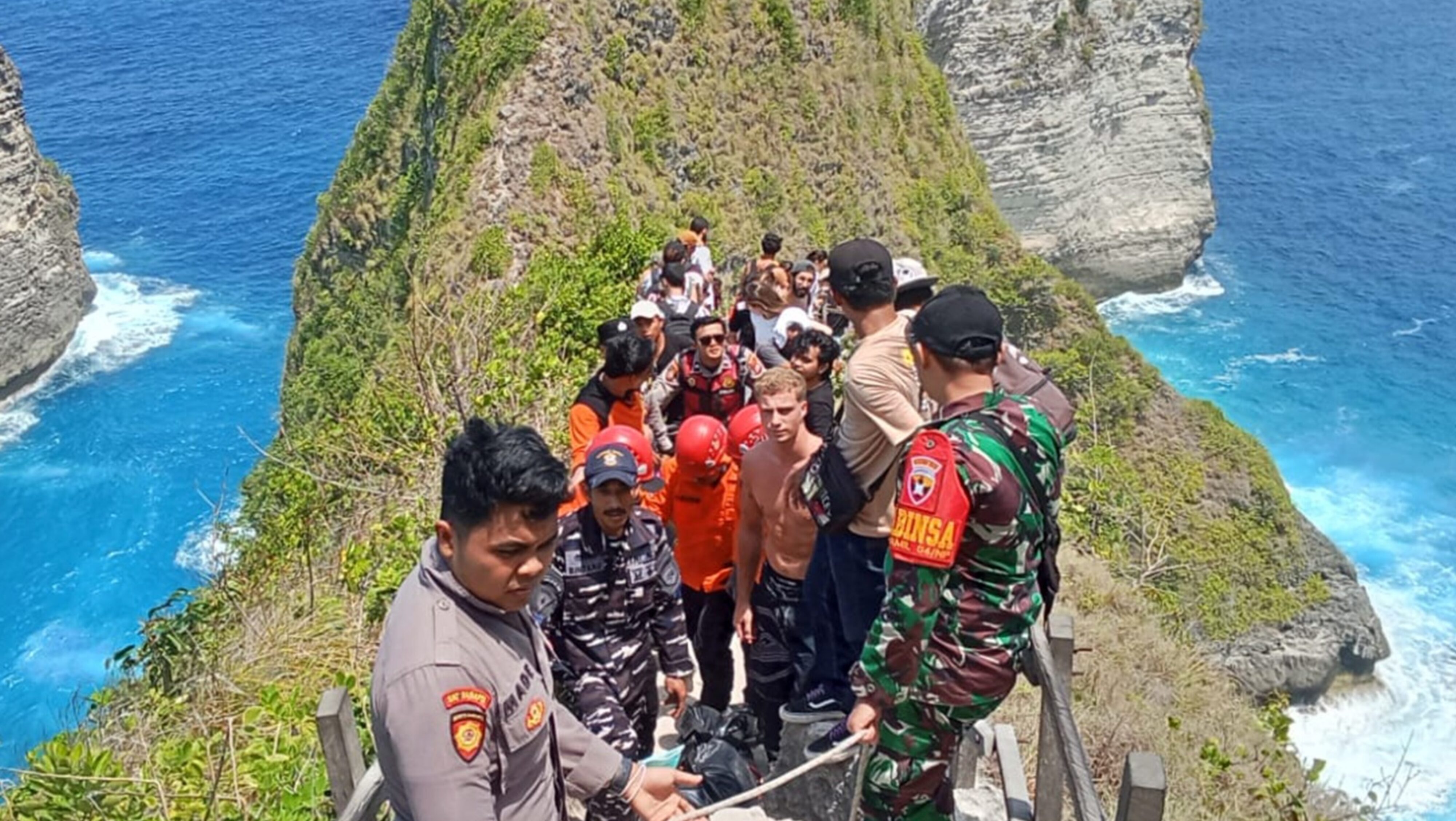WNA Australia Tewas Terjatuh dari Tebing Pantai Kelingking Nusa Penida