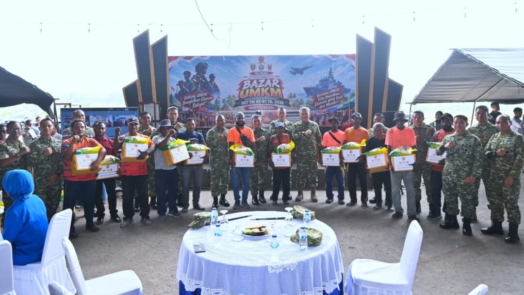 Dandim 1708/BN Hadiri Bazar UMKM Sambut HUT Ke-81 TNI di Biak