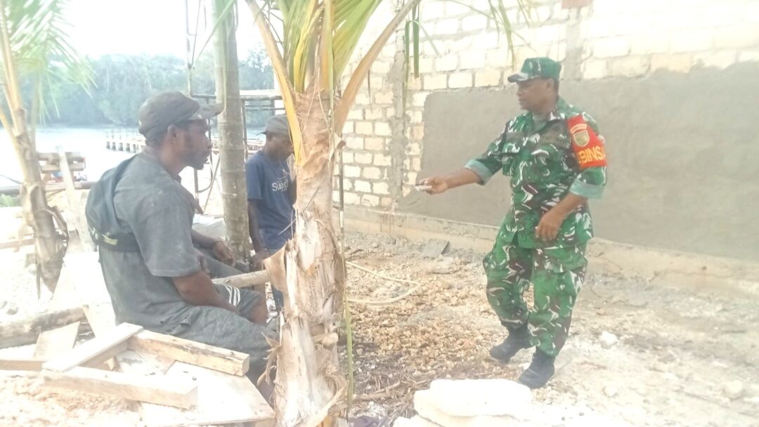 Babinsa Biak Barat Anjangsana ke Warga Desa Wardo Kanaan