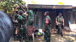 Kodim 1708/BN Bantu Salurkan Air Bersih kepada Warga Kampung Darfuar