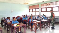 Babinsa Posramil Biak Timur Dampingi Pendistribusian MBG di SMPN 1 Biak Timur