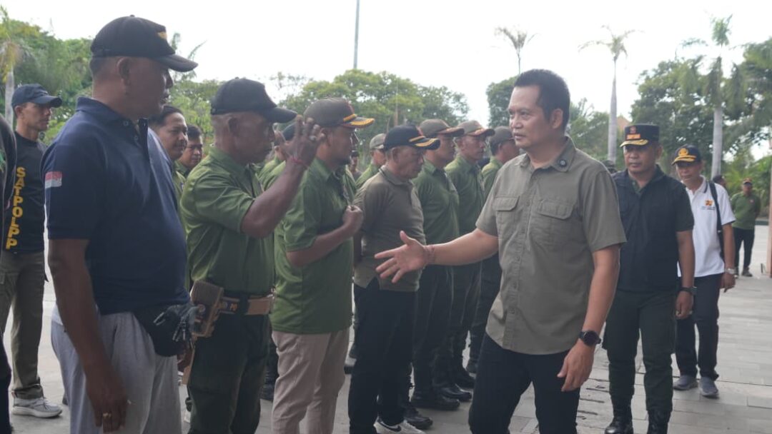 Pastikan Hadir Ditengah Masyarakat , Bupati Jembrana Instruksikan Satpol PP Dan Dishub Turun Langsung Kawal SPBU
